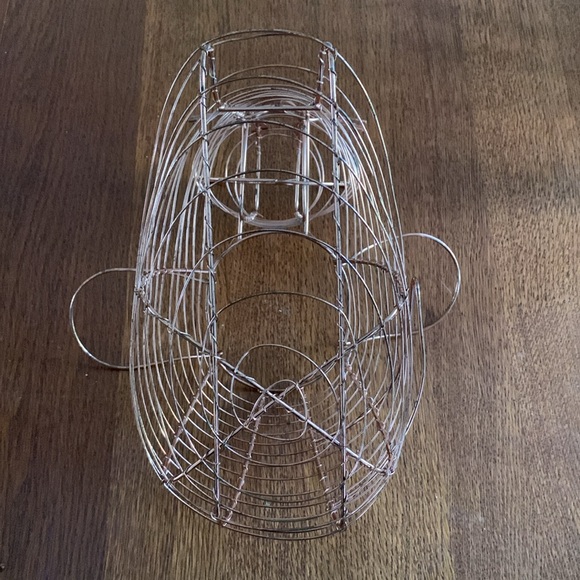 Copper Wire Cat Basket - Picture 6 of 9